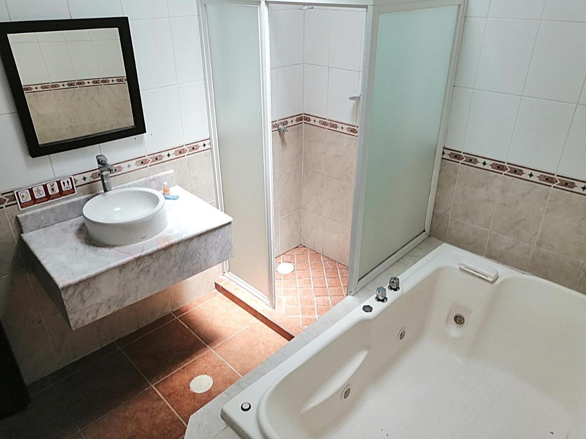 Hotel Aquiles Guadalajara Dış mekan fotoğraf