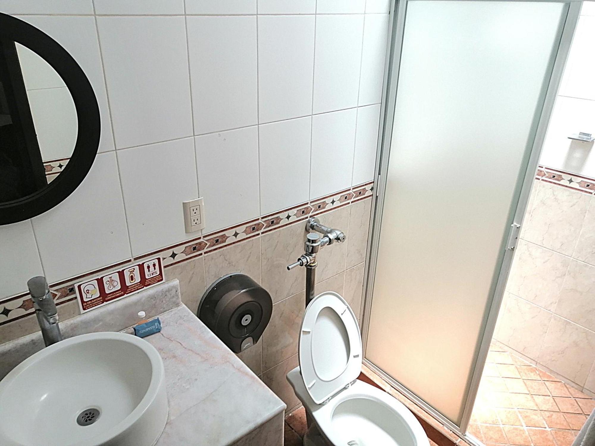 Hotel Aquiles Guadalajara Oda fotoğraf
