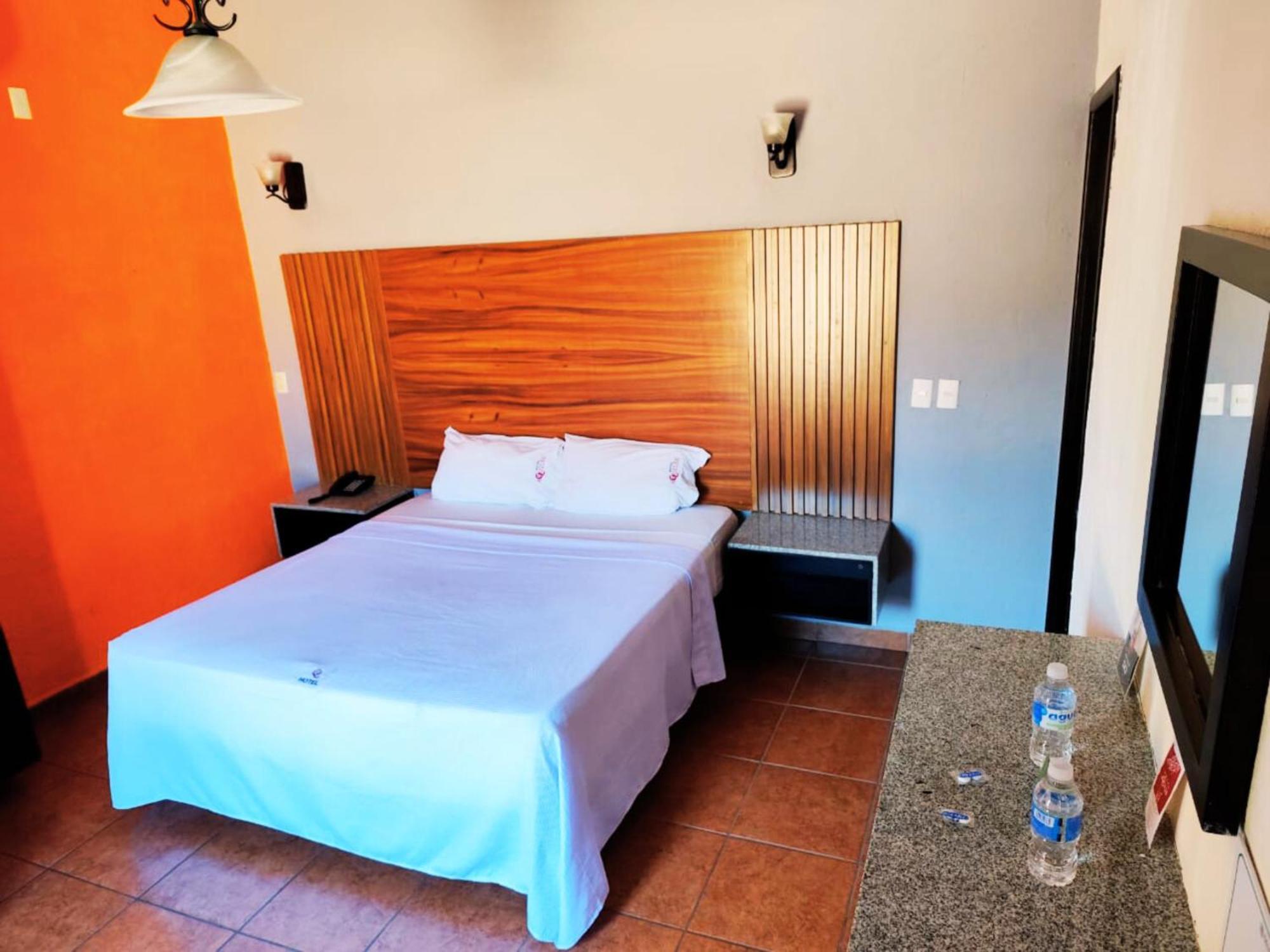 Hotel Aquiles Guadalajara Oda fotoğraf