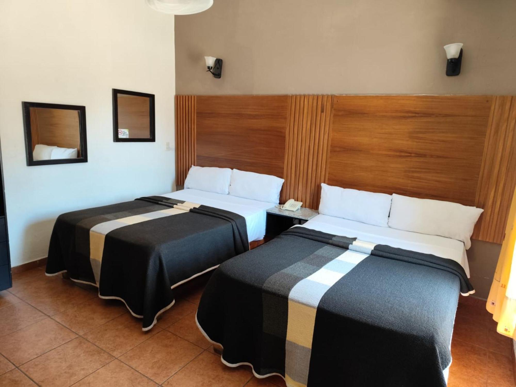 Hotel Aquiles Guadalajara Oda fotoğraf