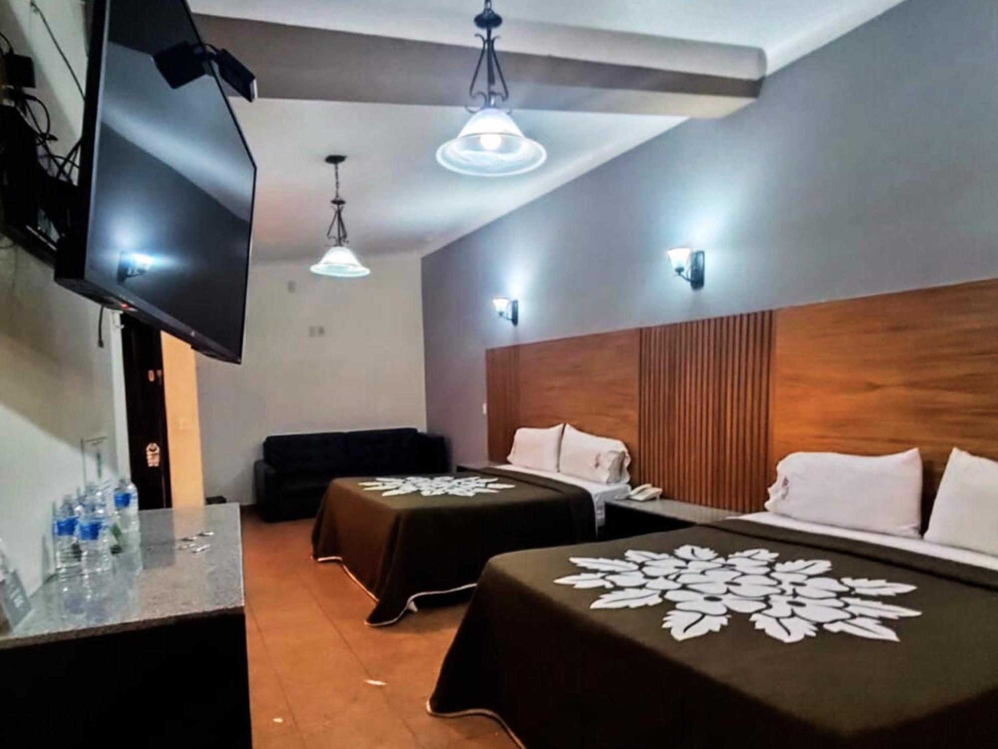 Hotel Aquiles Guadalajara Oda fotoğraf